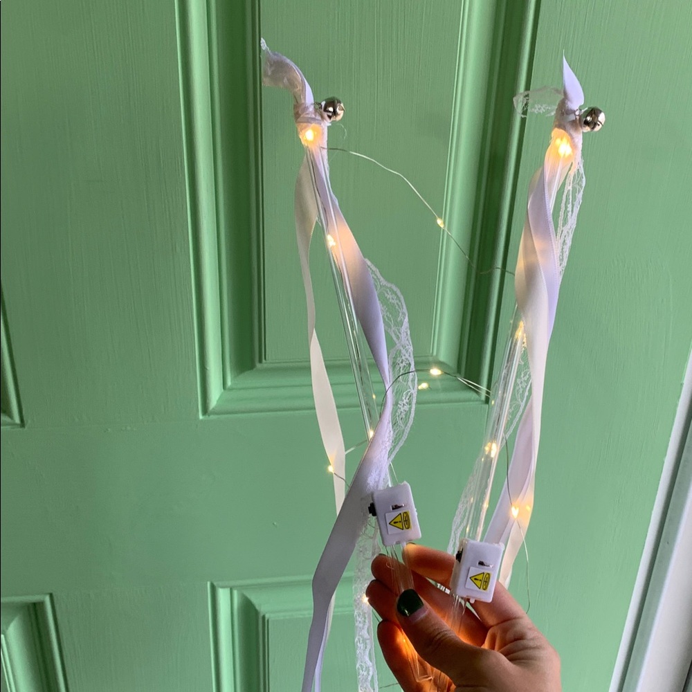 Set of 2 wedding / party light up wands